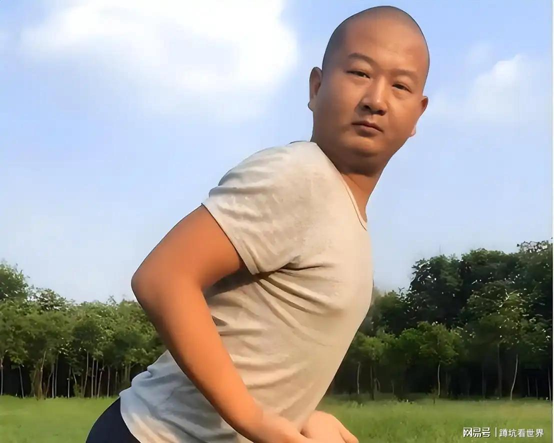 开云体育手机版-无才无德、装疯卖傻、一肚子草包，是谁捧红了这些跳梁小丑？
